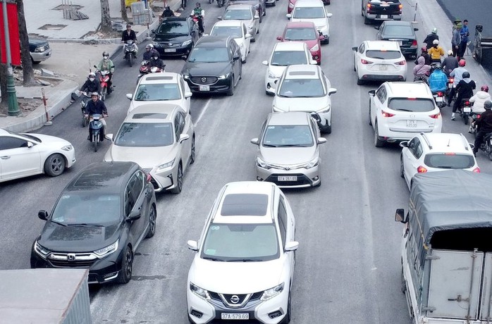 bao-moi-1-17643928314241490683808 Một tỉnh có hơn 1.200 xe ô tô đăng ký mới mỗi tháng - Ảnh 1.
