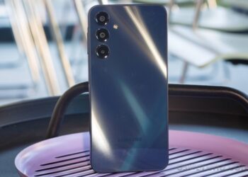 Đây là chiếc điện thoại Samsung 5G giá dưới 7 triệu hot hit bậc nhất hiện nay, Galaxy AI xịn kém gì Galaxy S25