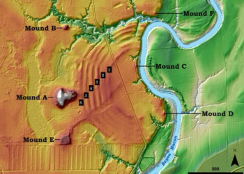 Di sản thế giới Poverty Point là một công trình kỳ lạ với những gò đất lớn và những dãy đất hình chữ C dọc bờ sông Mississippi - Ảnh: ĐẠI HỌC WASHINGTON Ở ST LOUIS
