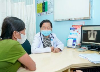 Lạnh đột ngột, bệnh hô hấp tăng - Ảnh 1.