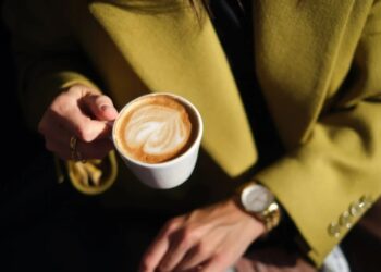 Kéo dài tuổi thọ và trẻ hơn nhờ uống cà phê theo cách này - Ảnh 2.