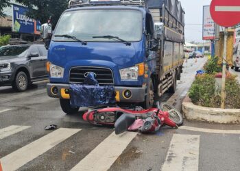 Tạm giữ tài xế xe tải tông 2 ông cháu tử vong tại gia Lai - Ảnh 1.