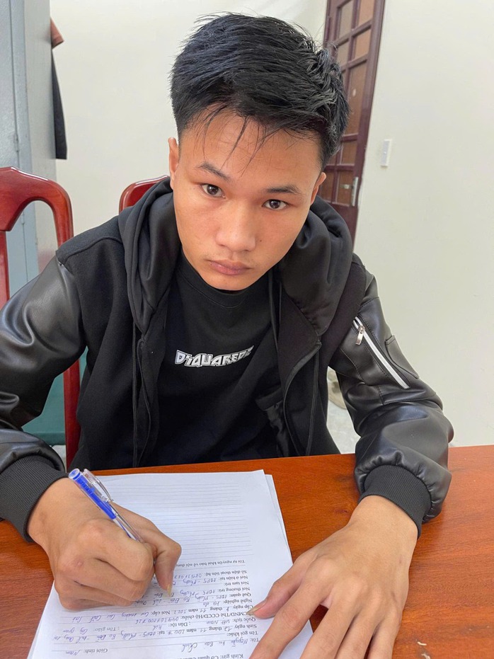 Tạm giữ hình sự đối tượng đánh nhau tại quán bi-a khiến bạn tử vong ở Ba Đồn - Ảnh 1.