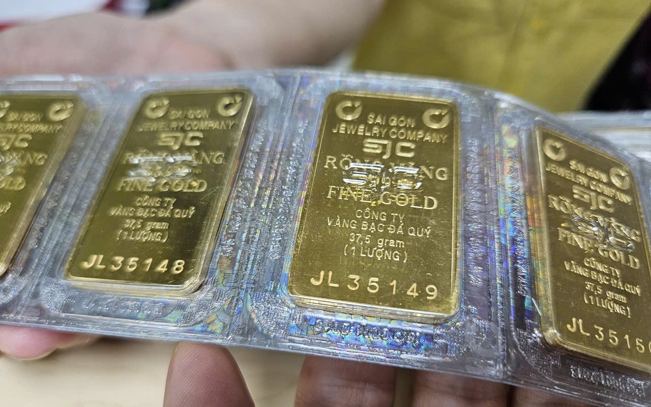 Sắp đánh thuế giao dịch vàng miếng: Ai sẽ phải nộp? - Ảnh 1.